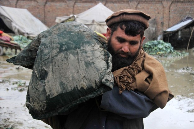 30 osób zginęło w lawinach w Afganistanie