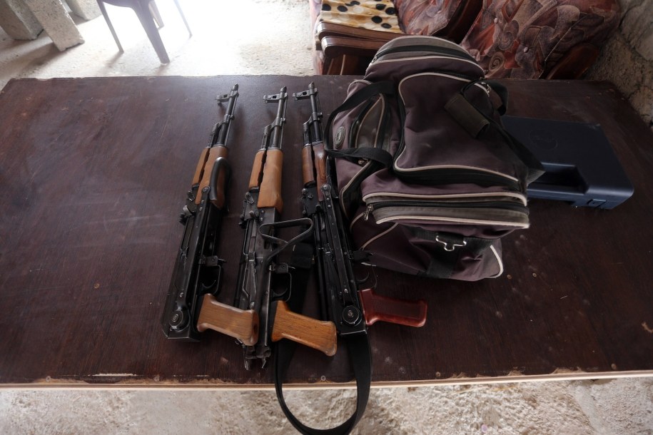 Terroryści z Państwa Islamskiego uwolnili ponad 200 zakładników