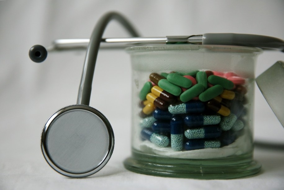 Zamiast do aptek leki z hurtowni trafiają za granicę