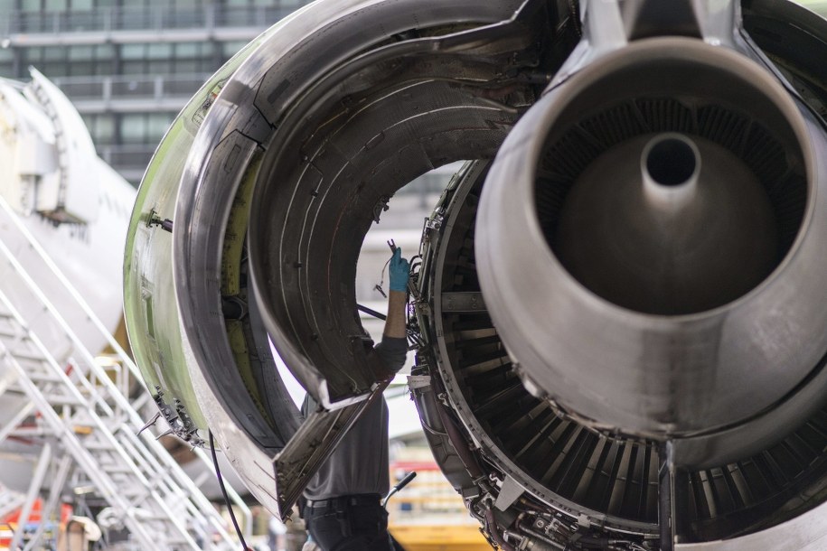 Zawrócili prezydencki samolot. Pilot rozlał kawę