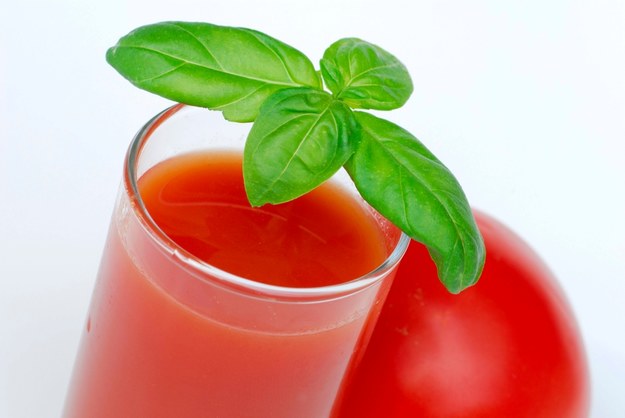 Podniebna ochota na sok pomidorowy