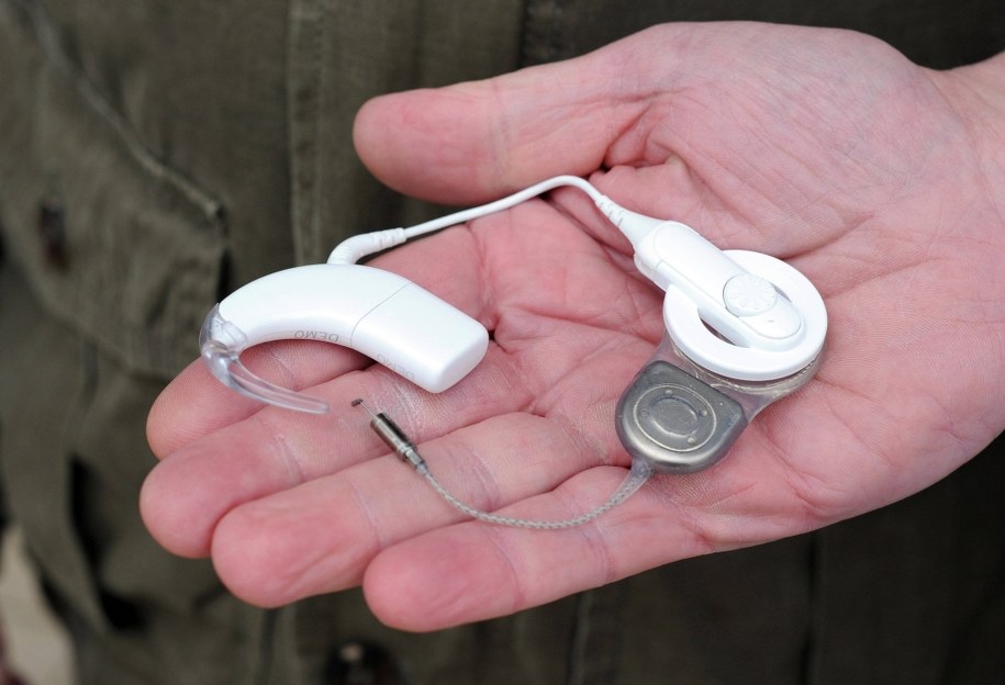 3-latka zgubiła implant, a znalazca nie chce go oddać