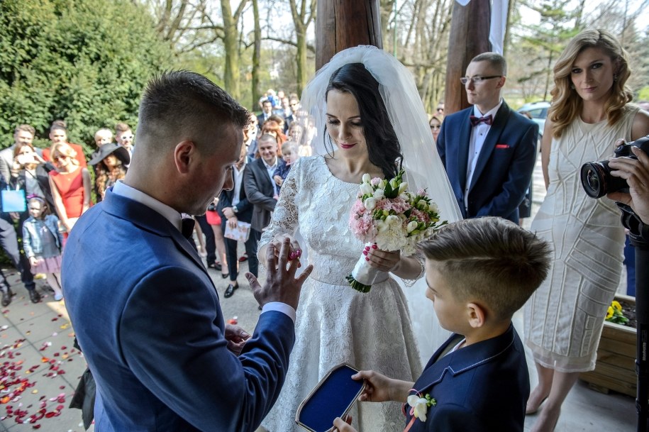 ​W co na ślub ubiera się gość?