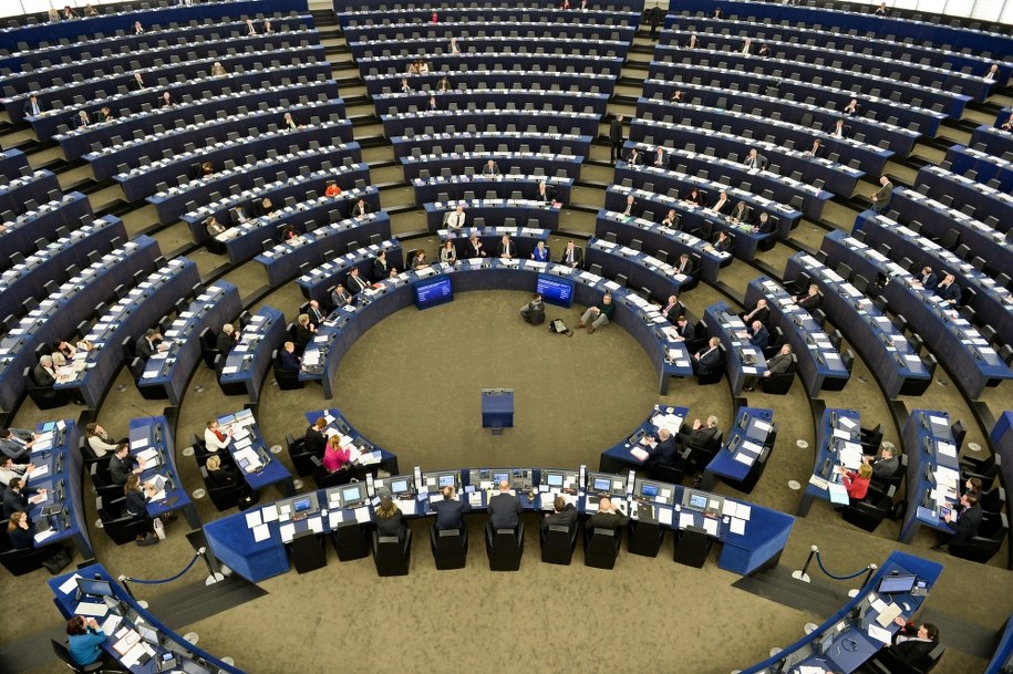 Śledztwo ws. zatrudniania fikcyjnych asystentów przez europosłów PiS