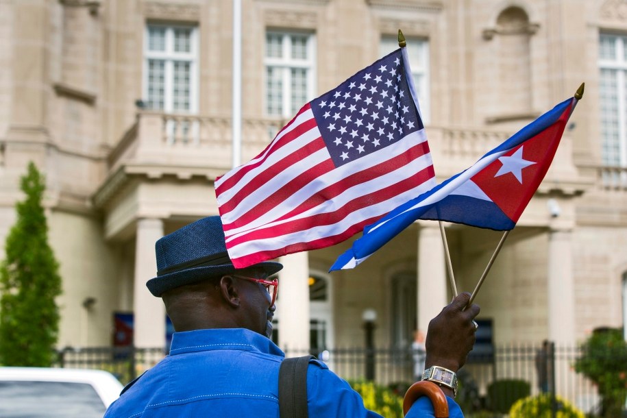 Po 54 latach kubańska flaga znów zawisła w Waszyngtonie