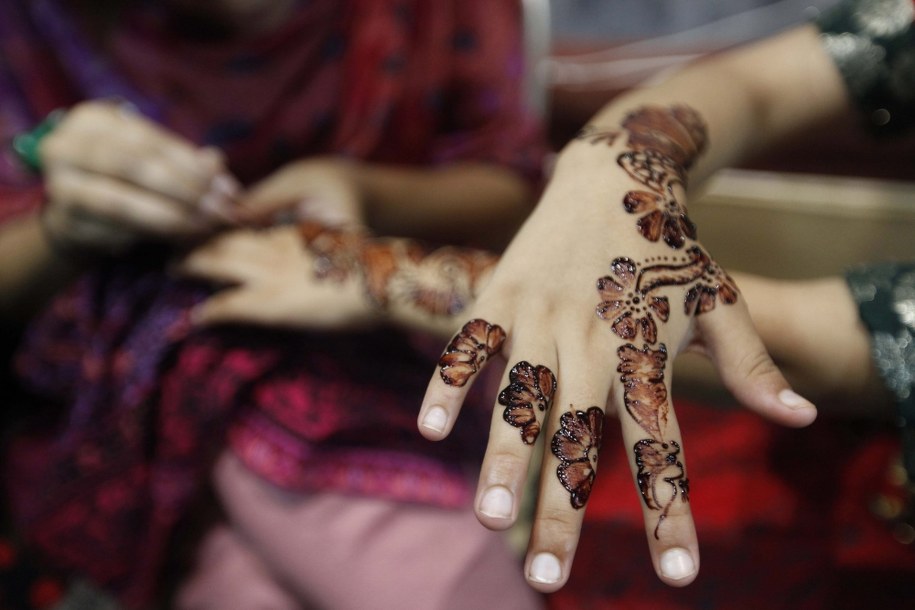 Szokujące statystyki: co 7 sekund za mąż jest wydawana dziewczynka