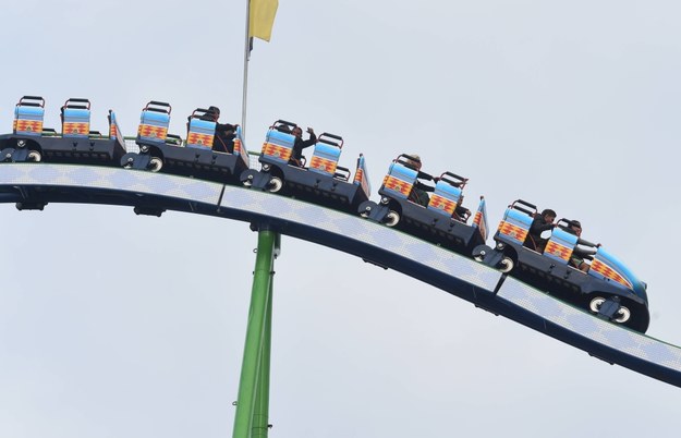 Nie wpuścili Brytyjki na rollercoastera. Powód? Miała za duży biust