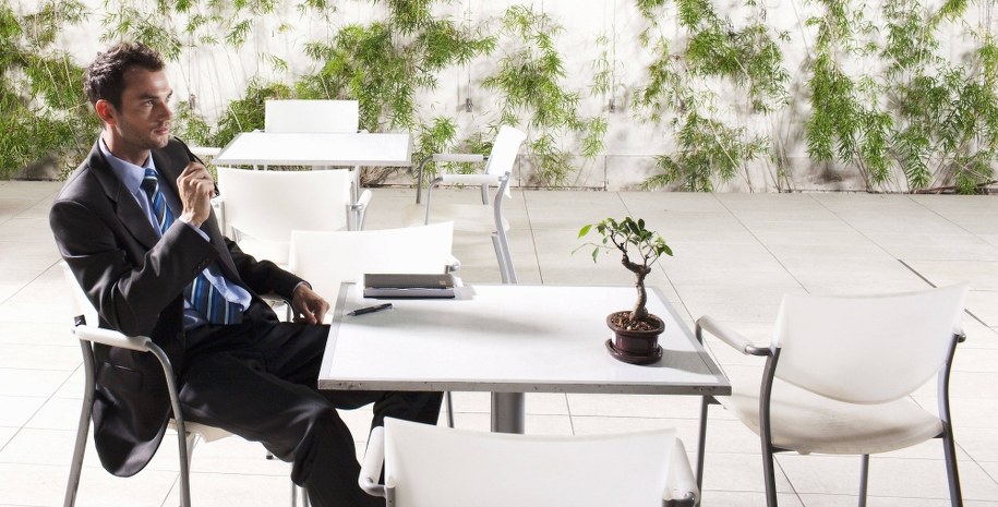 Savoir-vivre: Czy wszystko musi być uregulowane i poukładane?