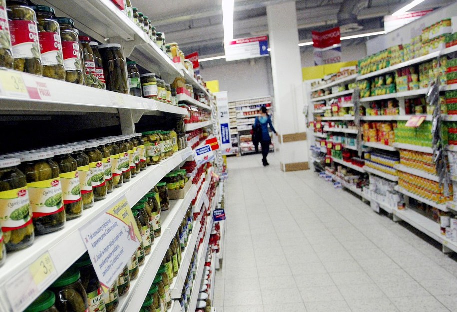 Szantażysta grozi zatruciem żywności w supermarketach. W tym przetworów dla dzieci