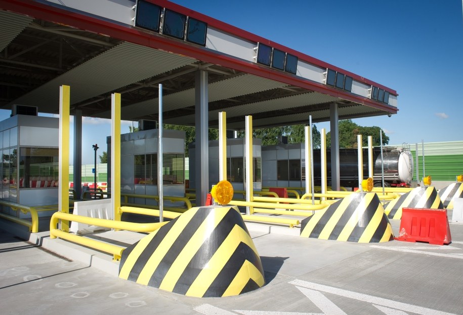 Coraz częściej omijają płatny odcinek A2. Kierowcy: Najdrożej w kraju