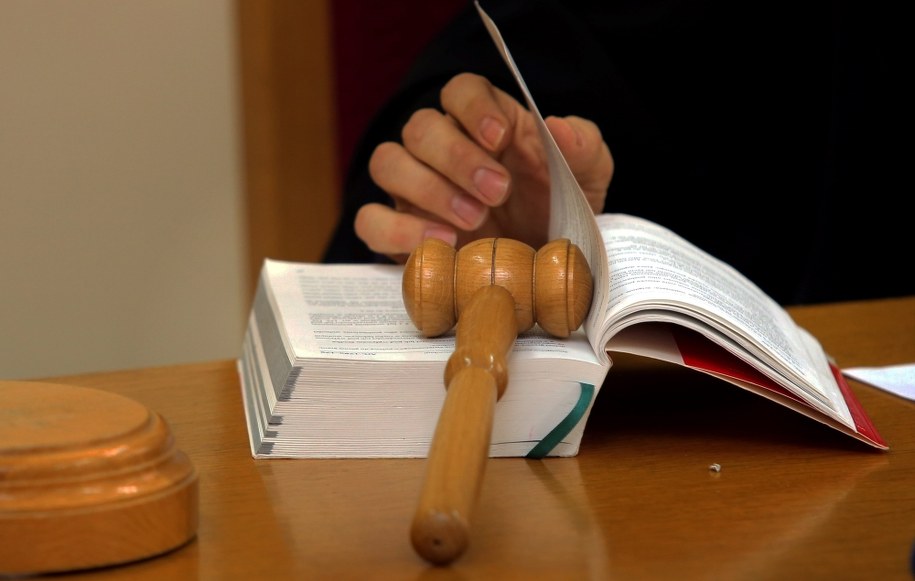 Zaatakował fotoreportera na miejscu zbrodni. Jest wyrok