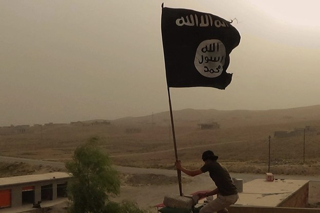 ABW zatrzymała członka ISIS. Współpracował z zamachowcami z Paryża