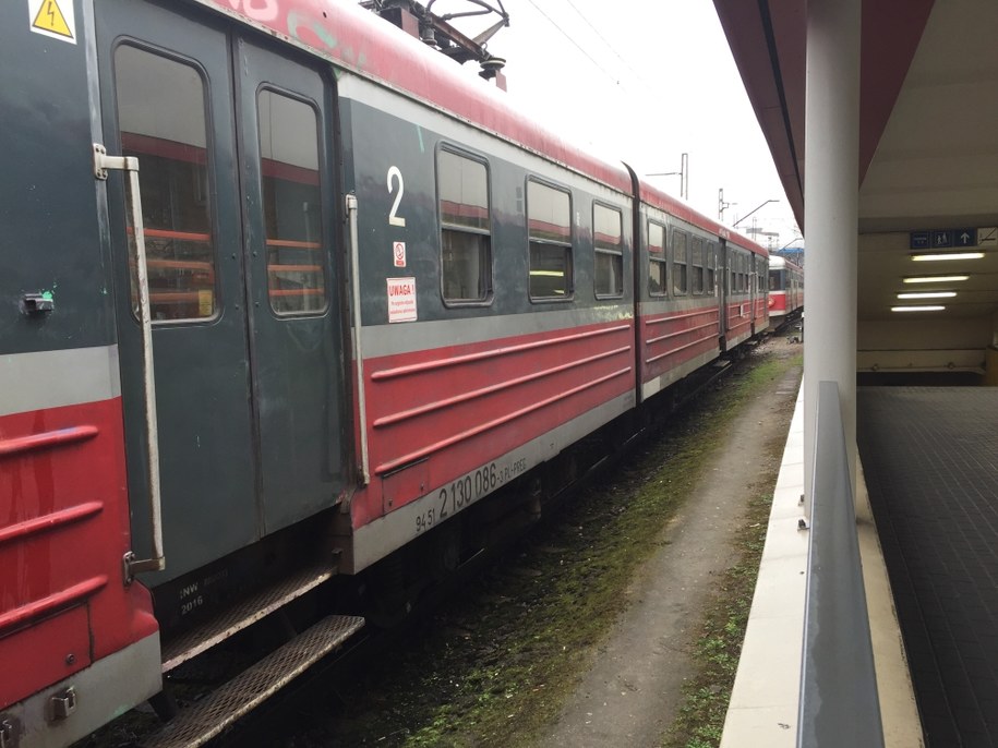 Wstrzymano ruch na trasie Poznań-Leszno. Na przejeździe w Przysiece był wypadek