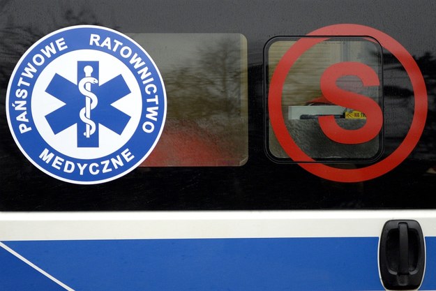 Katowice: Autobus zderzył się z osobówką. Z audi wypadł silnik, kierowca jest ciężko ranny