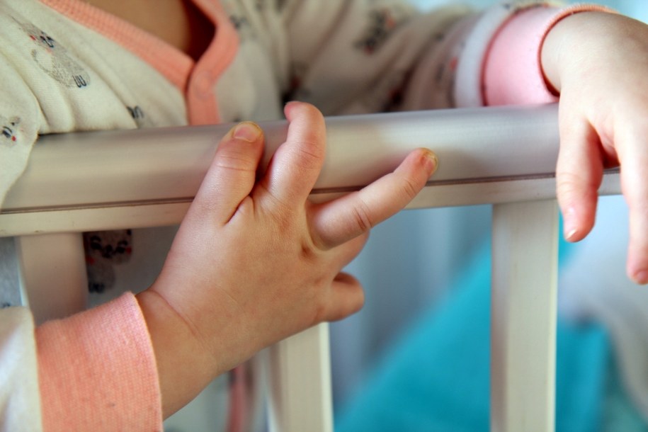 Co roku znajdowano porzucone niemowlę. Teraz okazało się, że mają tę samą matkę