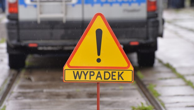 Wypadek busa i osobówki na zakopiance w Krakowie. Sześć osób rannych