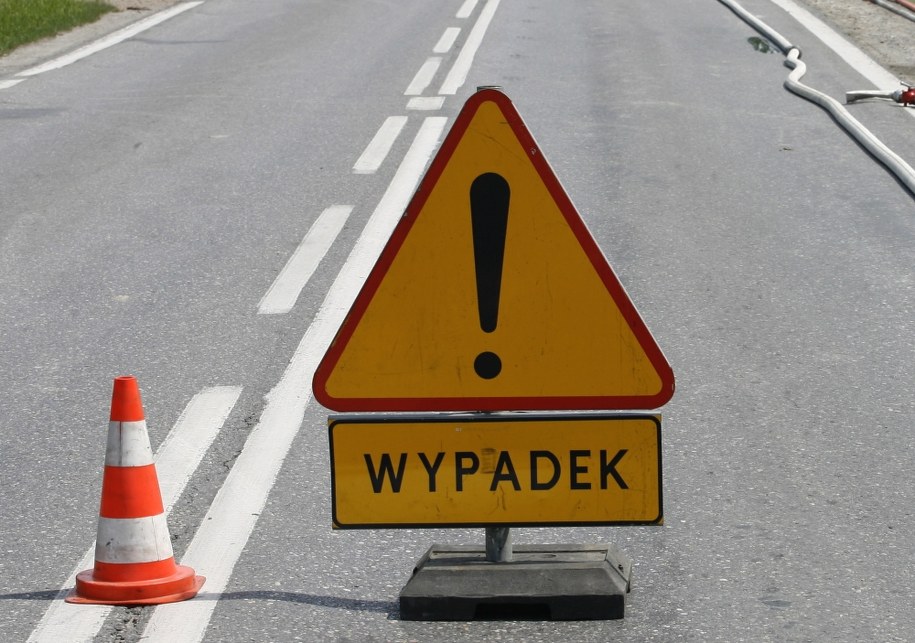 Warmińsko-Mazurskie: Samochód osobowy potrącił trzech nastolatków