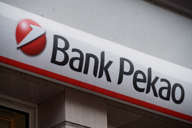 "Czarny protest" pracowników banku Pekao SA. "Cel: skłonić zarząd, żeby podzielił się zyskami"
