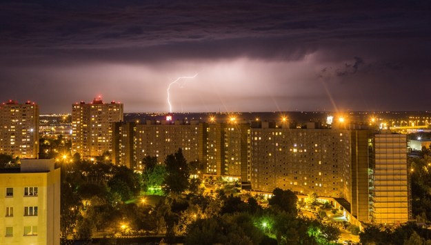 Lipcowe niebo pokryją chmury, burze niemal w całym kraju