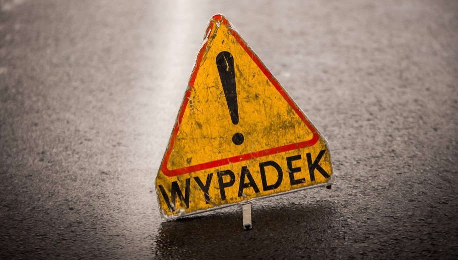 Samochód wjechał w pieszych w Koryczanach. Nie żyje 13-latka