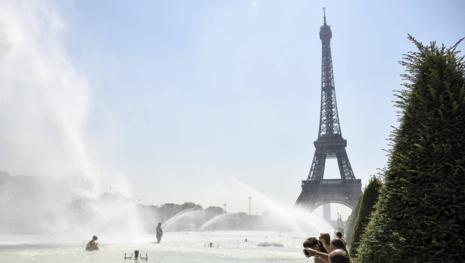 Wieża Eiffla ponownie otwarta dla turystów