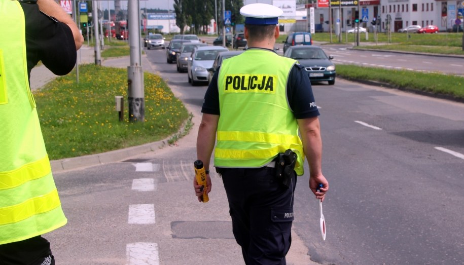 Policyjne kontrole w okolicach szkół. "Pewne zachowania mogą skończyć się mandatem"