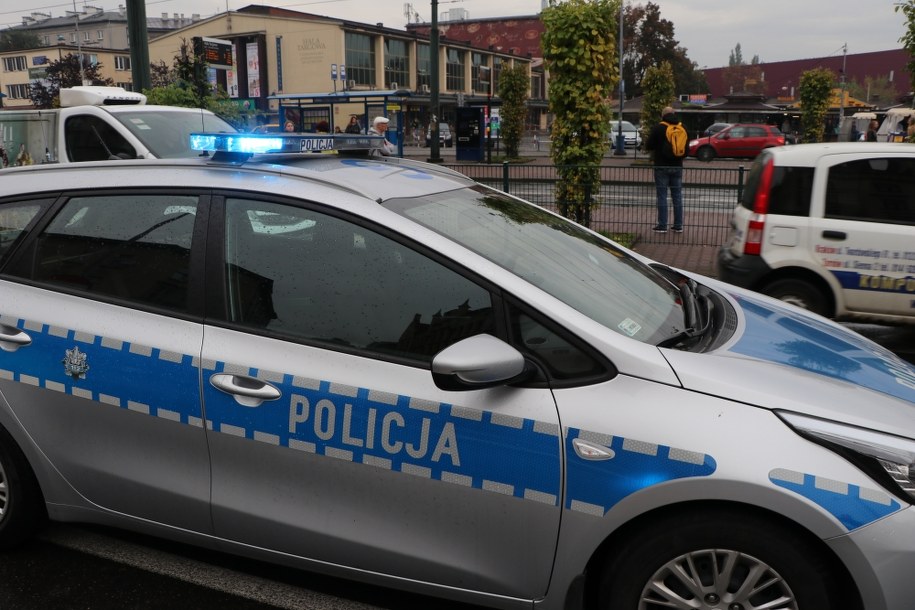 Uciekli skuci kajdankami. Jeden z 16-latków zatrzymany