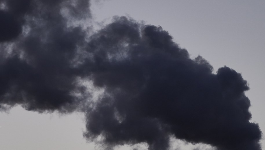 Bydgoszcz: Awaria filtrów w Odlewni Żeliwa. Ciemny pył nad miastem