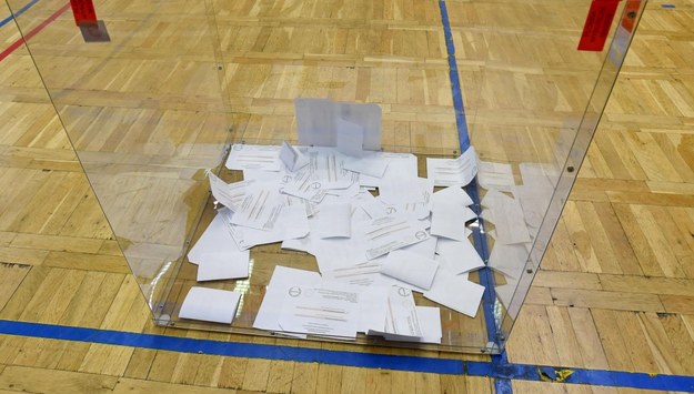 ​Będzie powtórka wyborów w Nowym Wiśniczu. Z urny wyciągnięto za dużo kart
