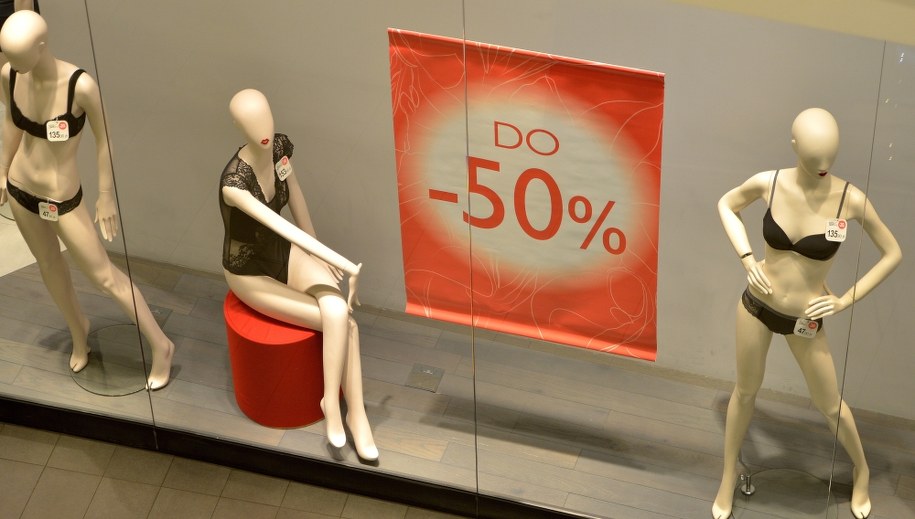 ​Jak sprzedawcy manipulują naszymi decyzjami? Przeczytaj przed zakupami