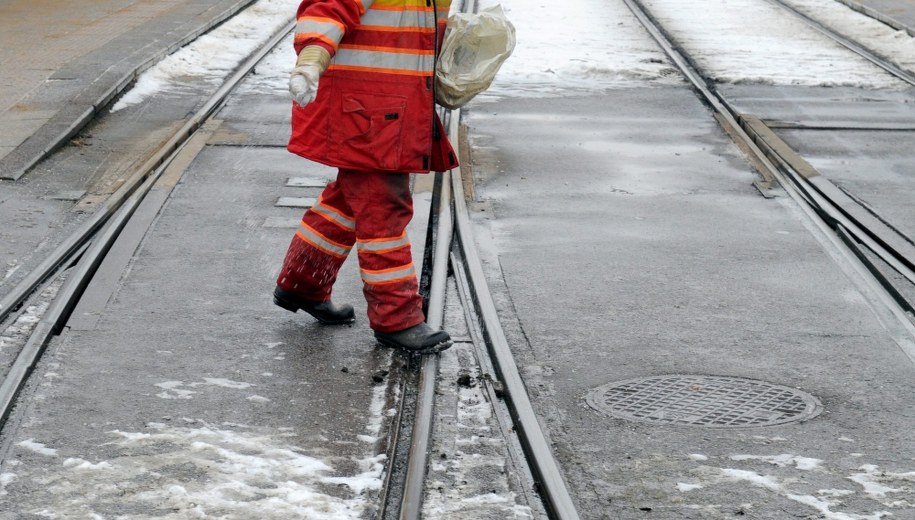 Oblodzone drogi w sześciu województwach. Ostrzeżenie pierwszego stopnia