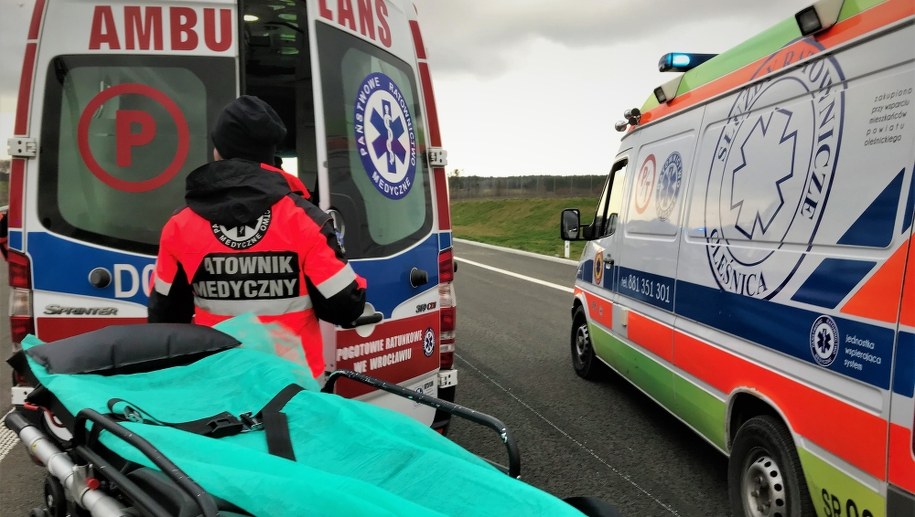 Podkarpacie: 4 osoby ranne w wypadku z udziałem busa