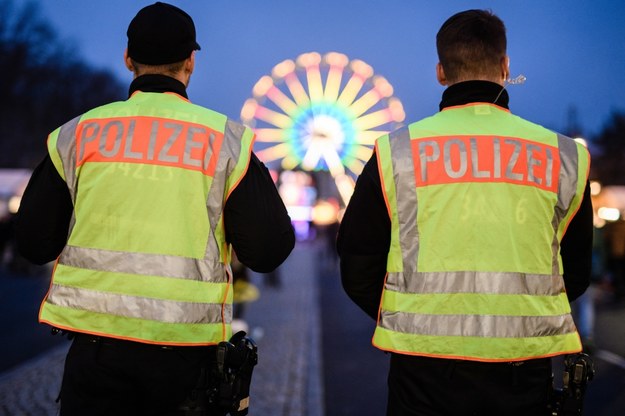 Niemcy: Kierowca staranował grupę pieszych; możliwy motyw ksenofobiczny