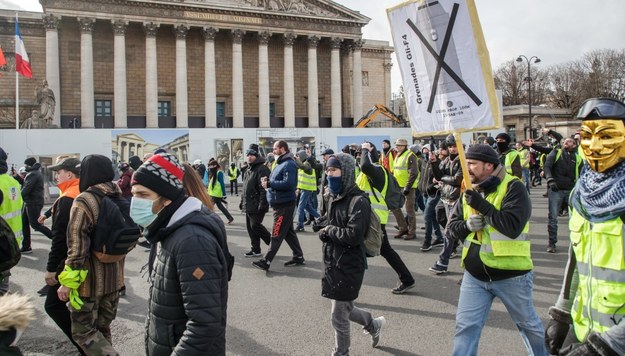 Uczestnik demonstracji "żółtych kamizelek" stracił rękę