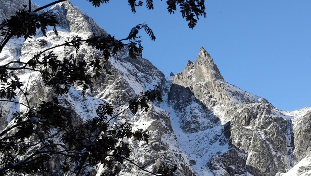 Wzrasta zagrożenie lawinowe w Tatrach. Pod śniegiem zginął węgierski turysta