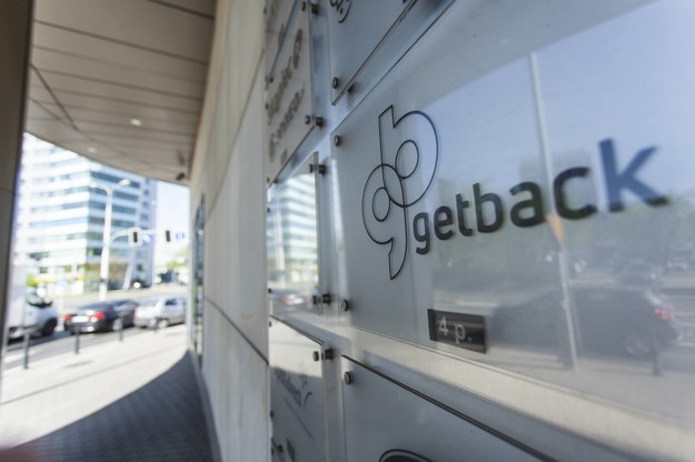 Zarzuty dla 18 osób zatrzymanych ws. afery GetBack. "Oszustwa na szkodę klientów Idea Banku"