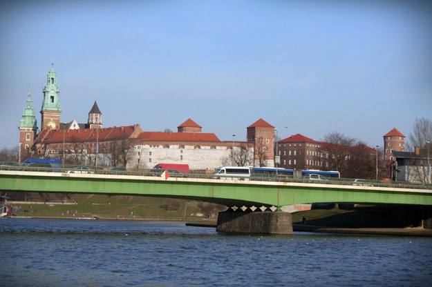 Kraków: Z Wisły wyłowiono zwłoki mężczyzny