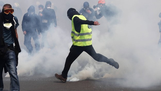W całej Francji demonstrowało około 10 tys. "żółtych kamizelek"