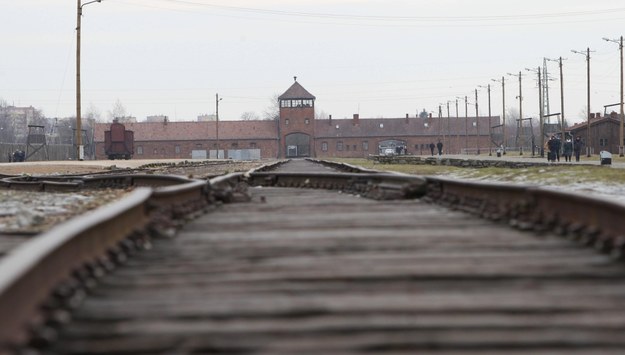 Holenderskie koleje wypłacą odszkodowania ofiarom Holokaustu