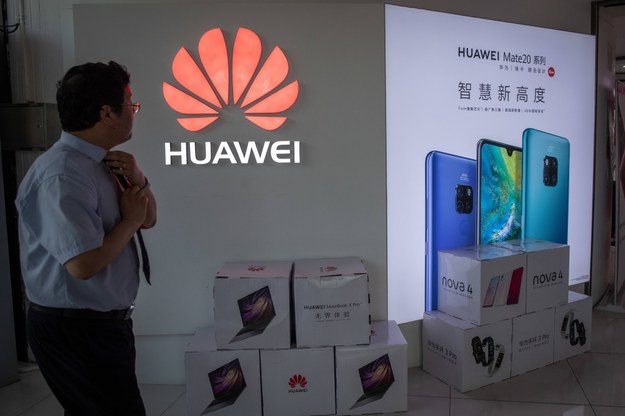 Afera Huawei: Polak podejrzany o szpiegostwo na rzecz Chin opuszcza areszt