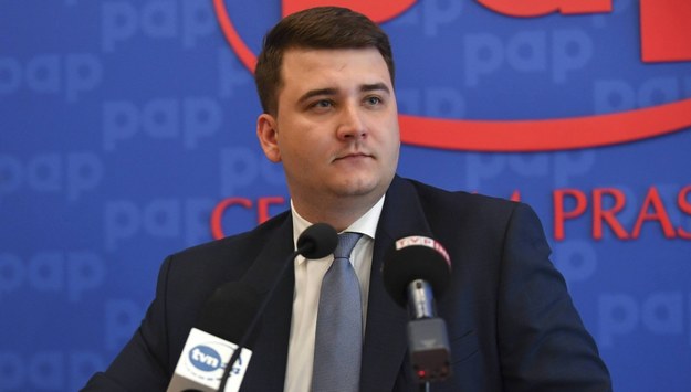 "SE": Bartłomiej Misiewicz oświadczył się partnerce, ślub za rok