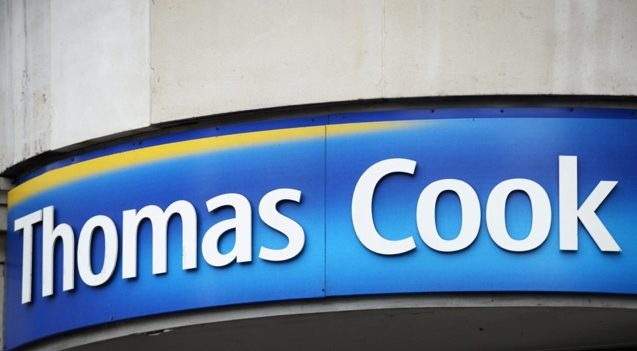 Szef Thomasa Cooka przeprasza za bankructwo, ale broni swoich zarobków
