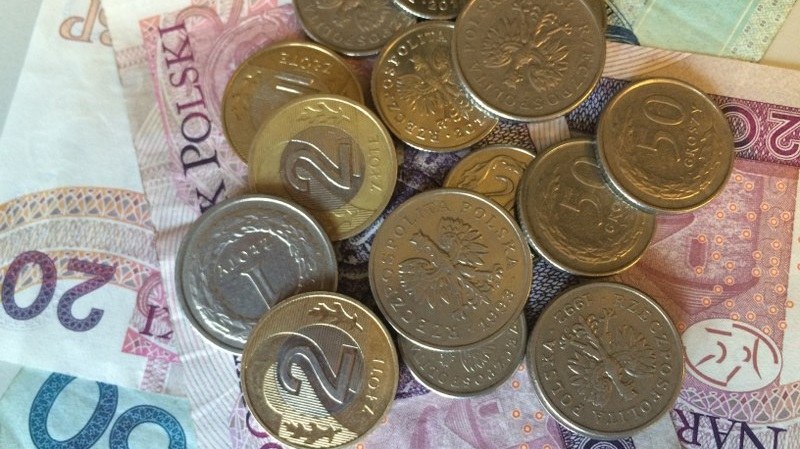 Ponad połowa Polaków spodziewa się recesji. Zaczynamy oszczędzać