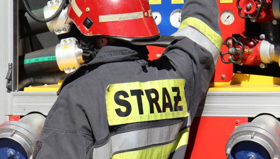 Potężny pożar składowiska odpadów w Fałkowie