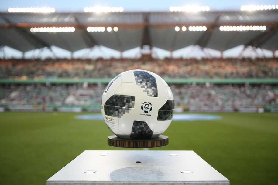 Wraca piłkarska Ekstraklasa. Na boiskach zabraknie wielu istotnych piłkarzy