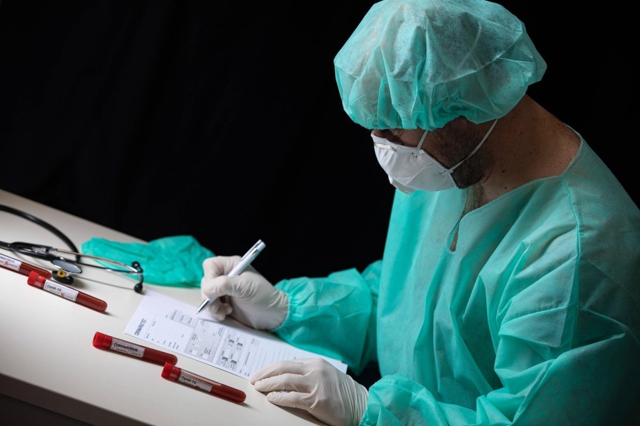 Wiceminister zdrowia: Nie ma potrzeby, żeby wydzielać pewne strefy w kraju