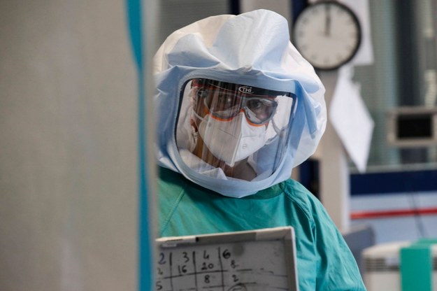 Włochy: W ciągu doby zmarło 566 osób zakażonych koronawirusem