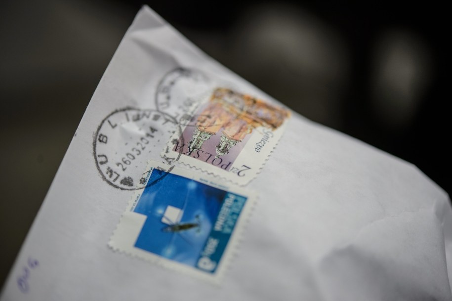 Listonosz z Krakowa zakażony koronawirusem. Mógł mieć kontakt z 3,5 tys. osób