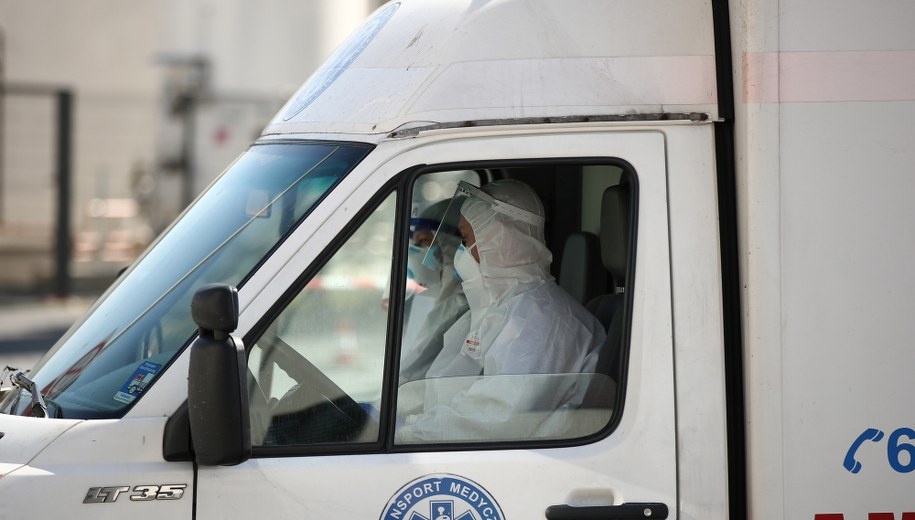 Kozienice: Zmarła pielęgniarka zakażona koronawirusem