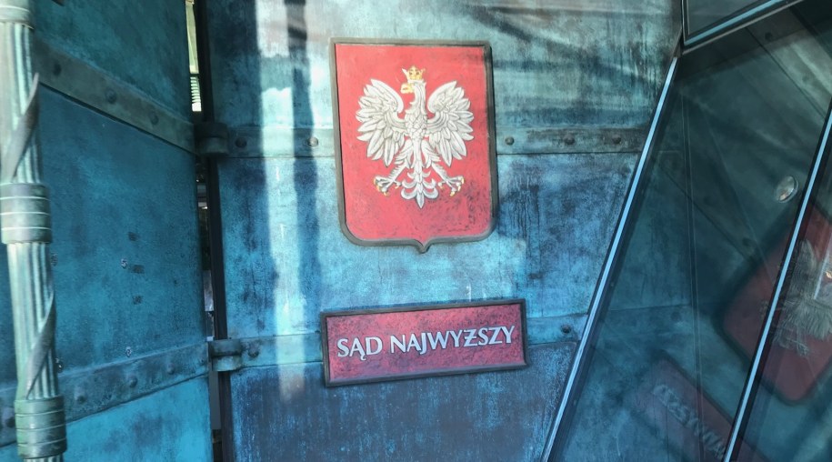 Największa frakcja w PE ostro ocenia wydarzenia w polskim Sądzie Najwyższym